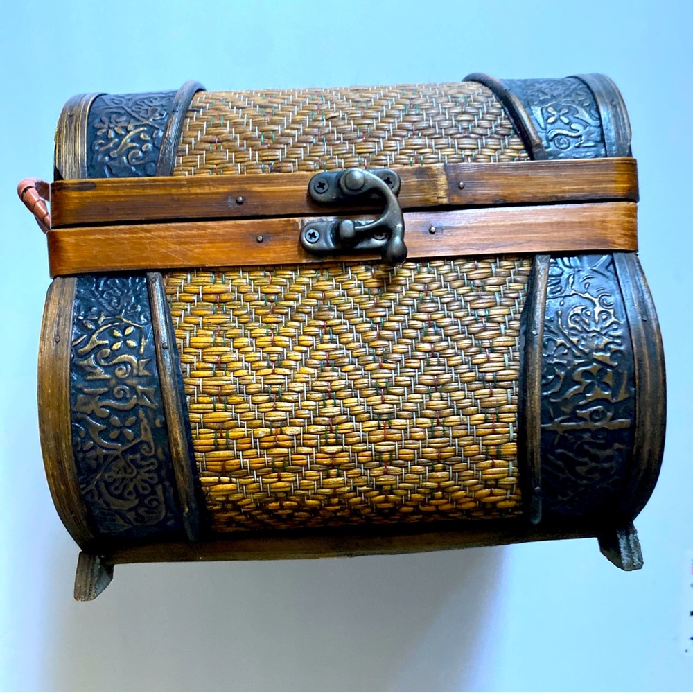 Trinket jewelry box chest trunk hair accessories woven bamboo storage
